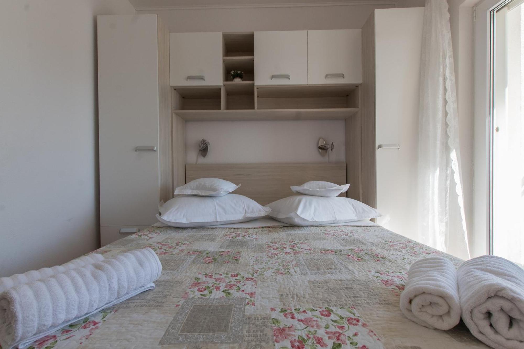 מאקרסקה Apartments Senka מראה חיצוני תמונה